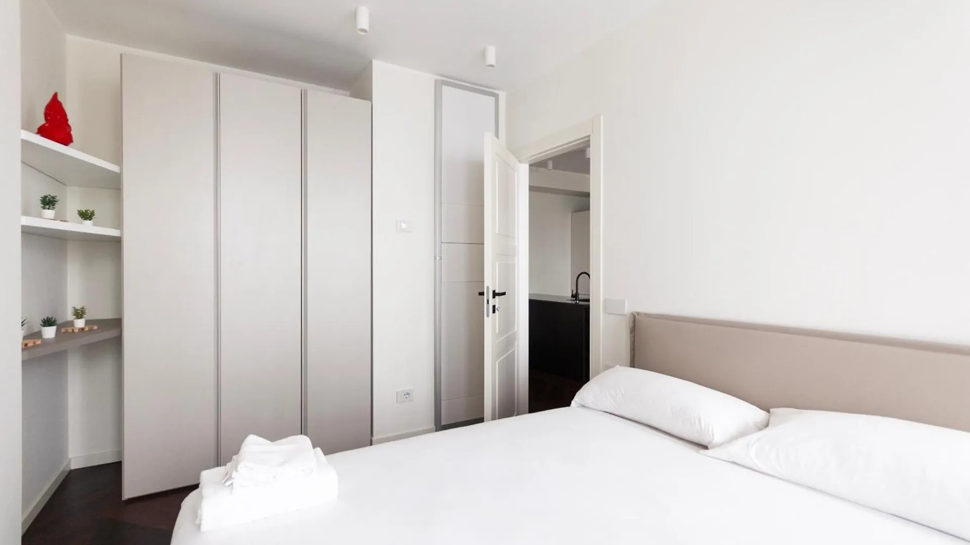 Apartment Youhosty - Medici 5 Milan