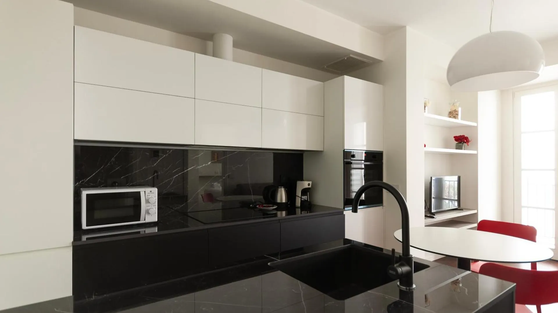 Apartment Youhosty - Medici 5 Milan